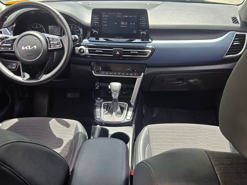 Used 2023 Kia Seltos S FWD image 9