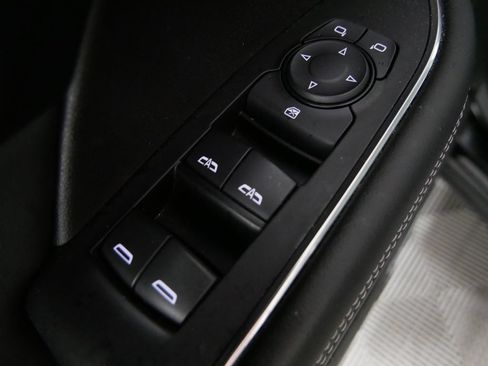 Used 2023 Buick Envision Avenir AWD/4WD image 17