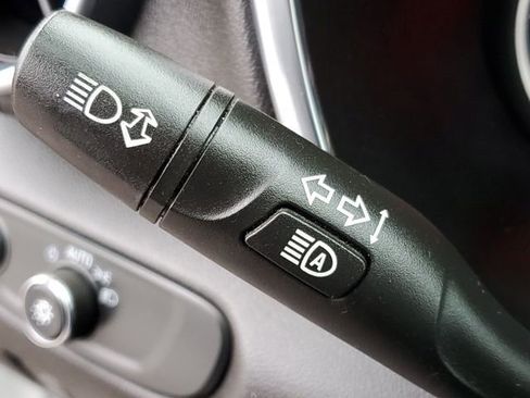 Used 2021 Chevrolet Blazer LT image 12