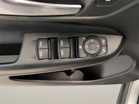 Used 2025 Buick Envista Preferred image 17