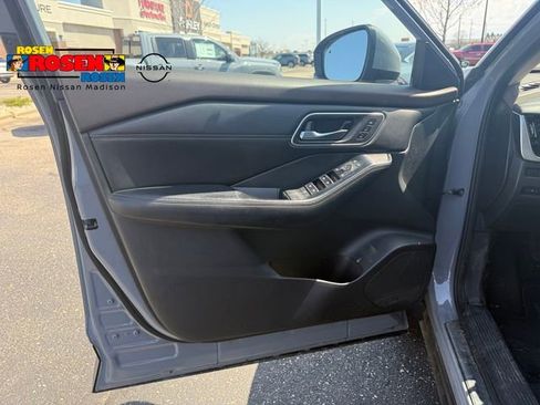 Used 2021 Nissan Rogue Platinum AWD/4WD image 10
