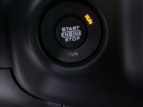 Used 2023 Jeep Gladiator Overland image 36