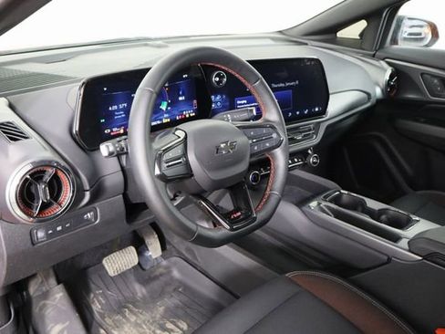 Used 2024 Chevrolet Equinox EV RS image 24