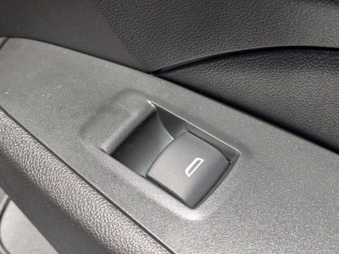 New 2026 Chevrolet Trax ACTIV w/ Sunroof Package FWD image 31