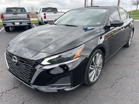 Used 2024 Nissan Altima 2.5 SL FWD image 9