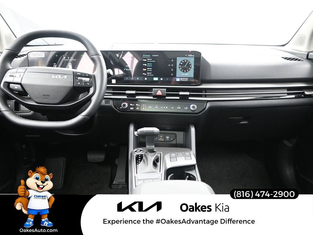 Certified 2026 Kia Sportage EX w/ EX Panorama Roof Package FWD image 30