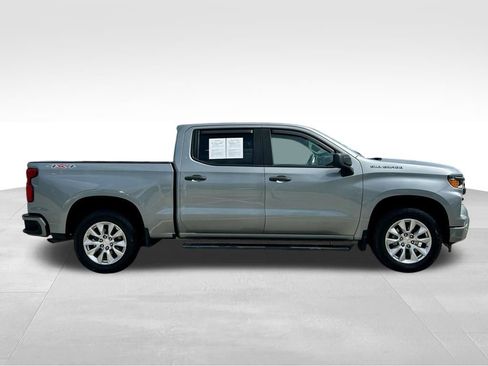 Used 2023 Chevrolet Silverado 1500 Custom image 4