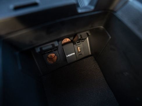 Certified 2018 Acura ILX w/ Premium Package image 35