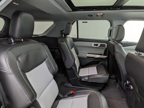 Certified 2022 Ford Explorer XLT w/ Equipment Group 202A image 40