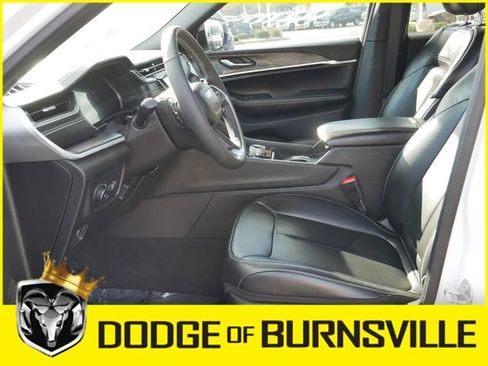 Used 2025 Jeep Grand Cherokee L Limited w/ Black Appearance Package image 13