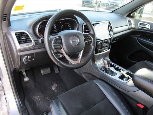 Used 2021 Jeep Grand Cherokee Laredo X image 14