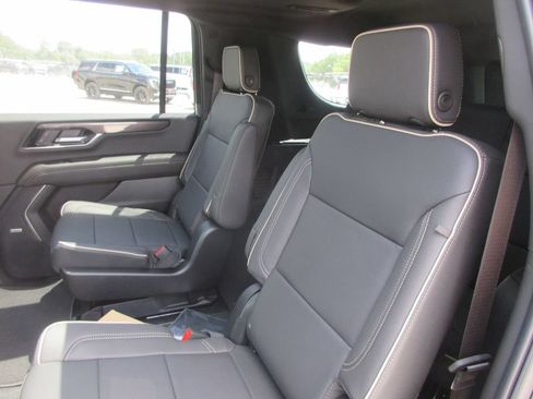 New 2026 GMC Yukon XL Elevation w/ Elevation Premium Package AWD/4WD image 12