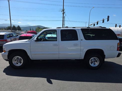 Used 2001 Chevrolet Suburban 2500 LT w/ LT Preferred Equipment Group AWD/4WD image 6