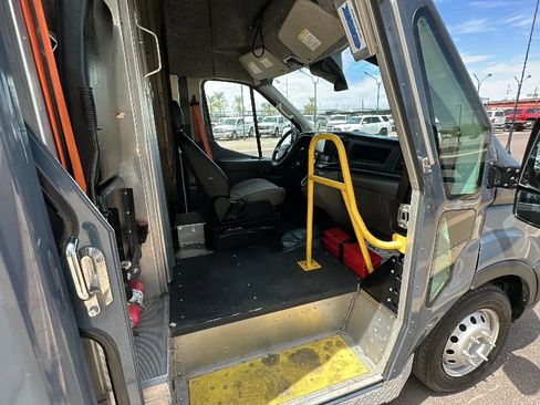 Used 2021 Ford Transit 350 DRW RWD image 6