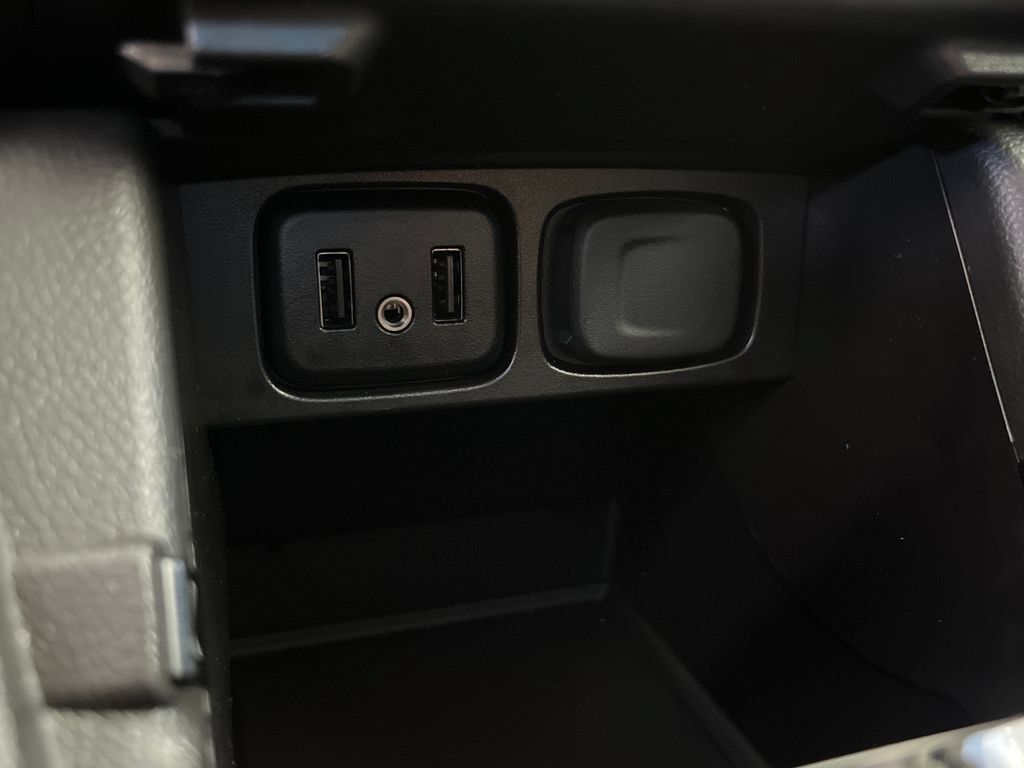 Used 2018 Buick Encore Sport Touring w/ Safety Package FWD image 35