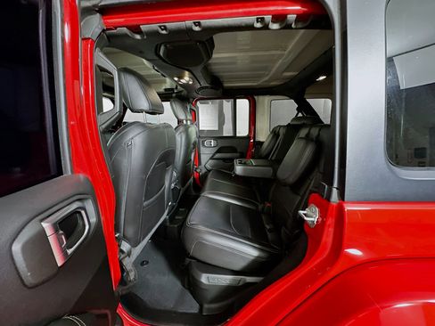 Used 2023 Jeep Wrangler Sahara image 26