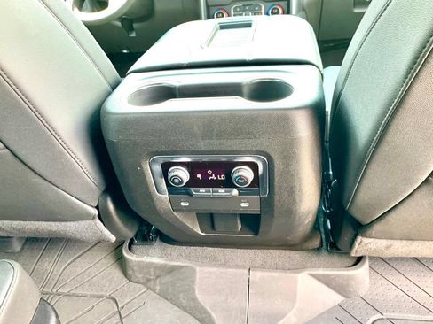 Used 2024 Chevrolet Tahoe LT RWD image 27