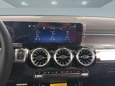 New 2024 Mercedes-Benz GLB 250 image 14