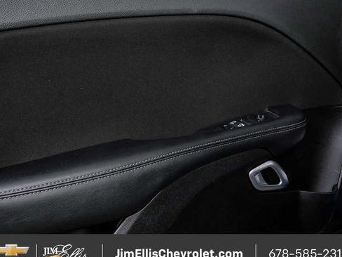 Used 2022 Dodge Challenger SXT image 6