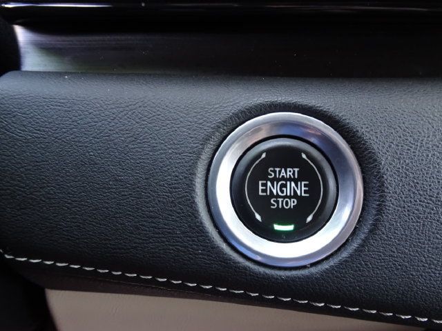 Used 2022 Cadillac Escalade Premium Luxury w/ Performance Package AWD/4WD image 28