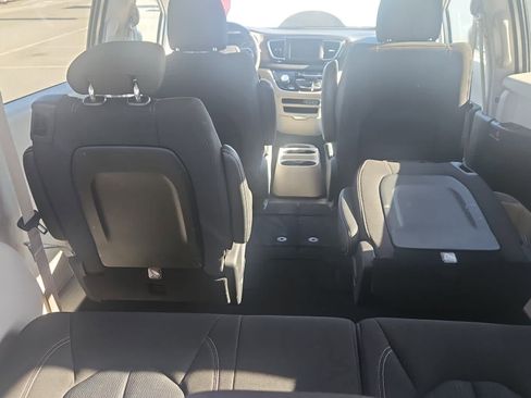 Used 2024 Chrysler Voyager LX FWD image 10