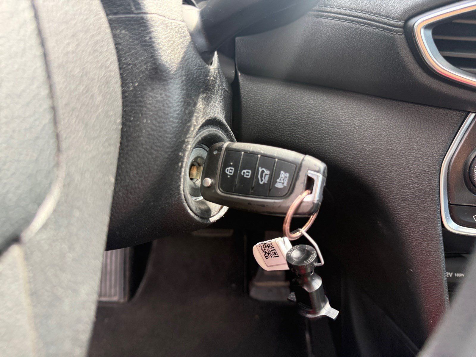 Used 2019 Hyundai Santa Fe SE AWD/4WD image 28