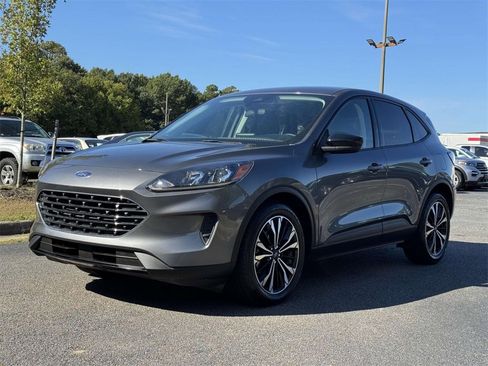 Used 2022 Ford Escape SE w/ SE Sport Appearance Package image 23