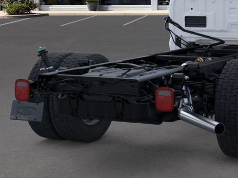 New 2025 Ford F550 4x4 Crew Cab image 21