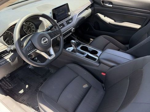 Used 2024 Nissan Altima 2.5 SV FWD image 20