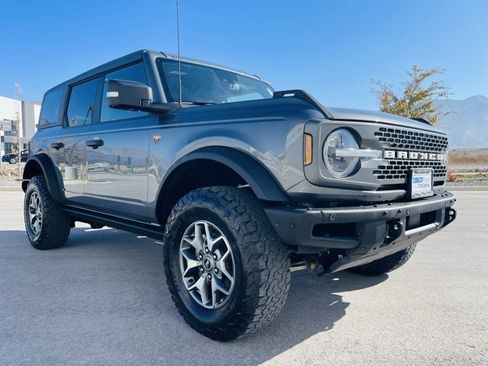 Used 2022 Ford Bronco Badlands image 8