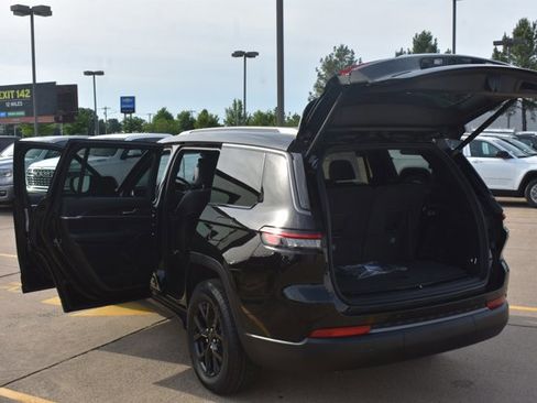 New 2026 Jeep Grand Cherokee L 4WD image 17