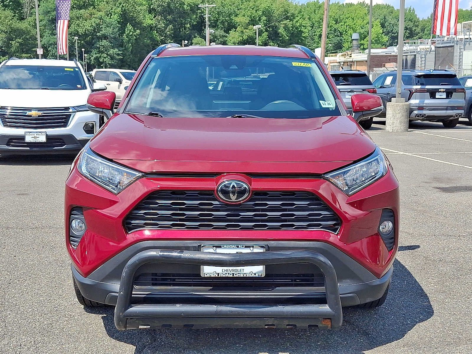 Used 2021 Toyota RAV4 XLE AWD/4WD image 2