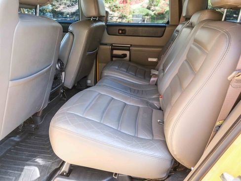 Used 2004 HUMMER H2 w/ Chrome Appearance Package image 25