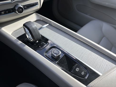 Used 2024 Volvo XC60 B5 Plus w/ Protection Package Premier AWD/4WD image 26