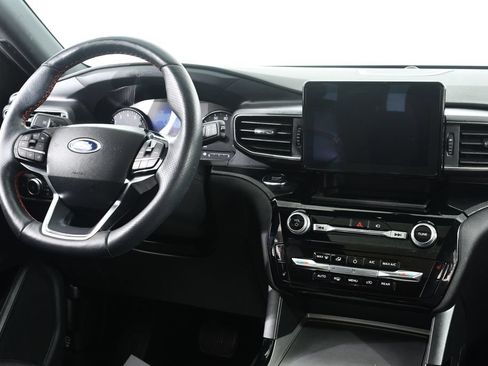 Used 2023 Ford Explorer ST-Line w/ Class IV Trailer Tow Package AWD/4WD image 8