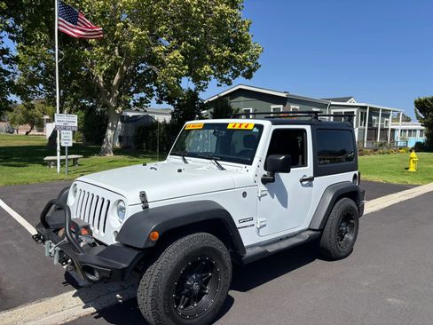 Used 2016 Jeep Wrangler Sport w/ Quick Order Package 24S AWD/4WD image 7