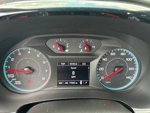 Used 2022 Chevrolet Traverse LS FWD image 28