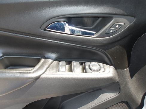 Used 2022 Chevrolet Equinox LT AWD/4WD image 15