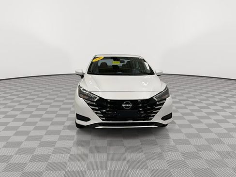 Used 2025 Nissan Versa SV FWD image 3