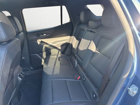 Used 2025 Chevrolet Equinox LT w/ Convenience Package II image 13