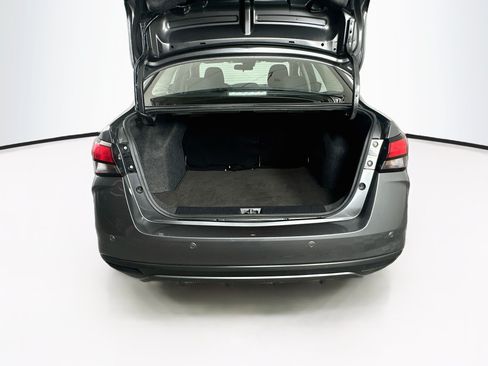 Used 2025 Nissan Versa SV FWD image 28