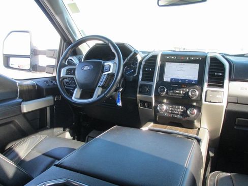 Used 2020 Ford F250 Lariat image 23