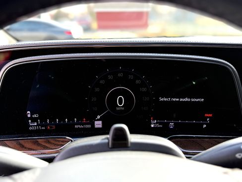 Used 2021 Cadillac Escalade Sport Platinum image 29