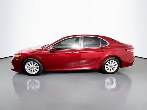 Used 2018 Toyota Camry L image 6