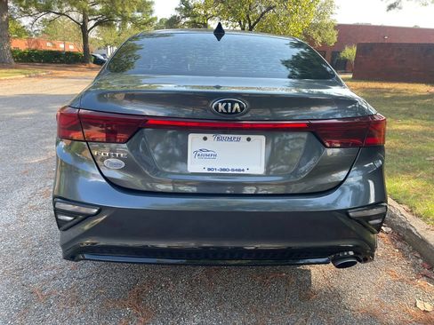 Used 2019 Kia Forte LXS FWD image 4