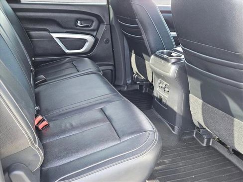 Used 2018 Nissan Titan PRO-4X w/ Pro-4x Convenience Package image 19