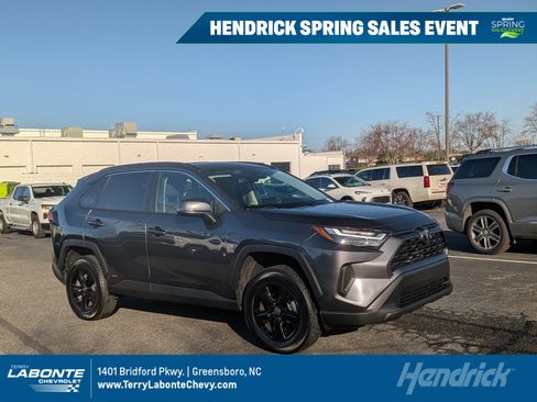 Used 2025 Toyota RAV4 XLE image 1