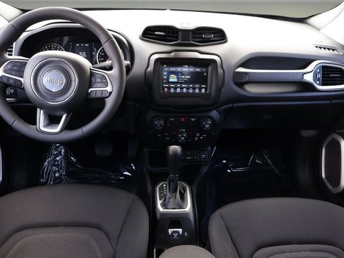 Used 2018 Jeep Renegade Latitude FWD image 13
