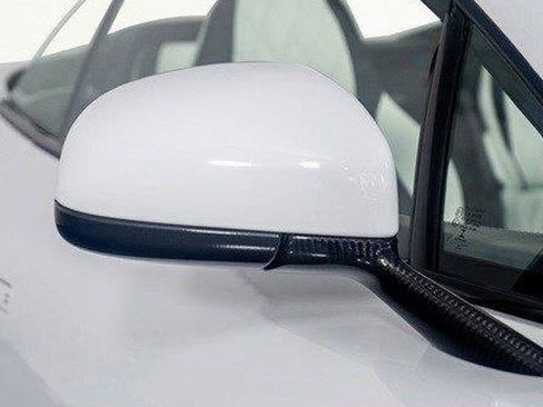 Used 2017 Aston Martin Vanquish S image 24