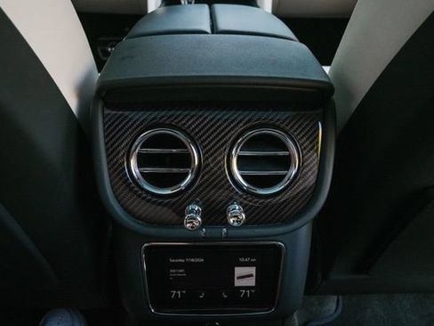 Used 2022 Bentley Bentayga AWD/4WD image 61